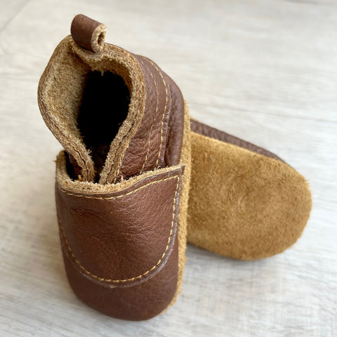 Little Acorn Booties | Brown