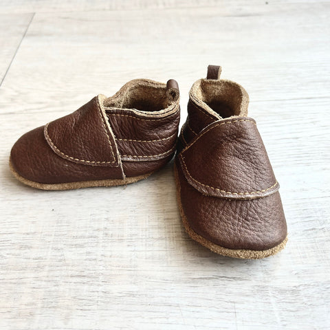 Little Acorn Booties | Brown